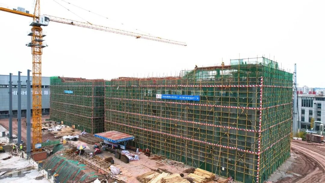 总投资20亿，达产产值30亿！上市控股新能源电池生产扩建投资选址项目在四川内江经开区如火如荼建设中，今年8月，一期产线将实现量产！